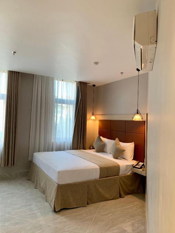 HOLIDAY 2 HOTEL - Deluxe Room