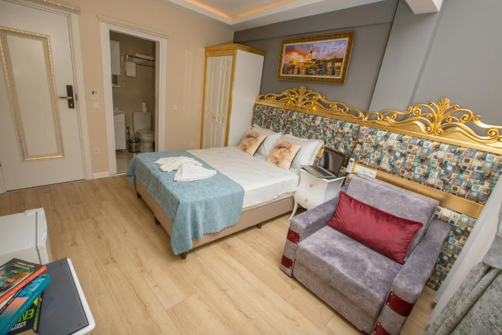 Atlantis Royal Hotelにあるベッド