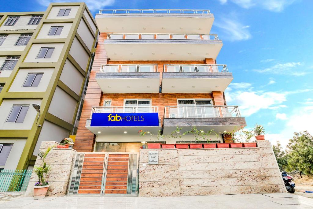 FabHotel Golf Course Sapphire Gurgaon Haryana Photos Reviews FabHotel Golf Course Sapphire Gurgaon Haryana Photos Reviews