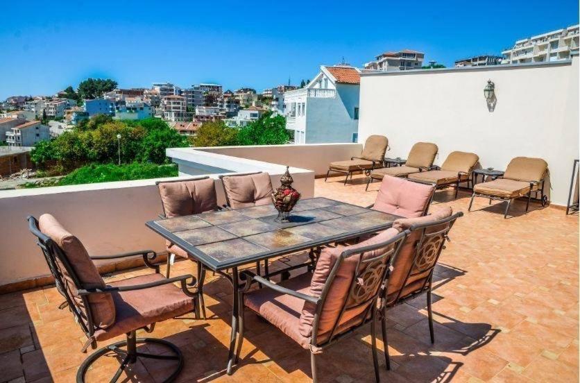 Balkón nebo terasa v ubytování Vera Apartments
