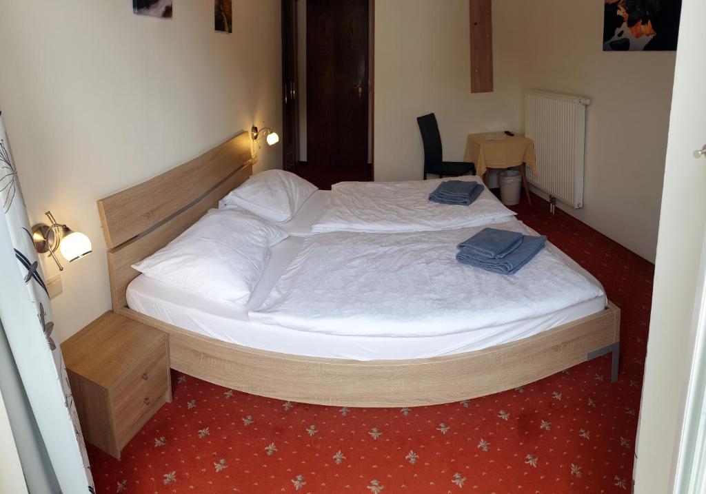 Postel nebo postele na pokoji v ubytování Landgasthof Hotel Zehenthof