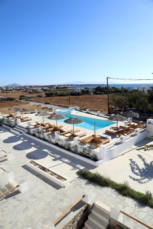 Bazén v ubytování Irida Vacation suites nebo v jeho okolí