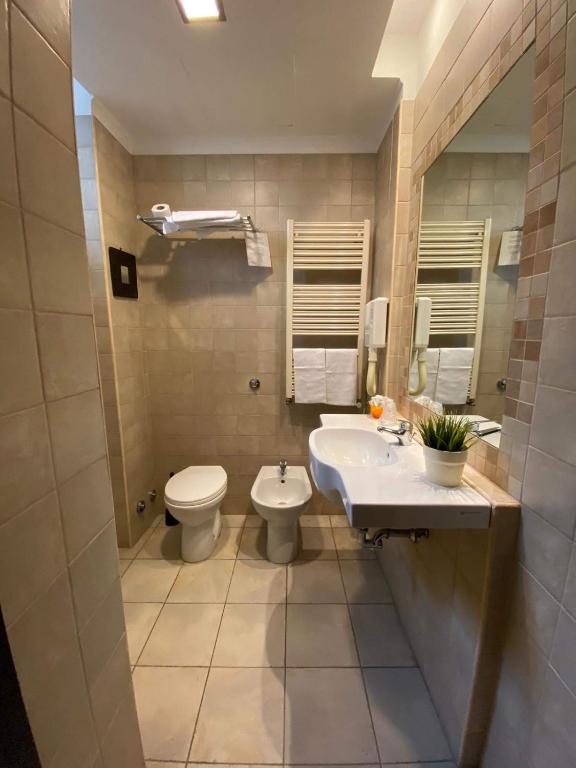 Łazienka w obiekcie Hotel Latinum