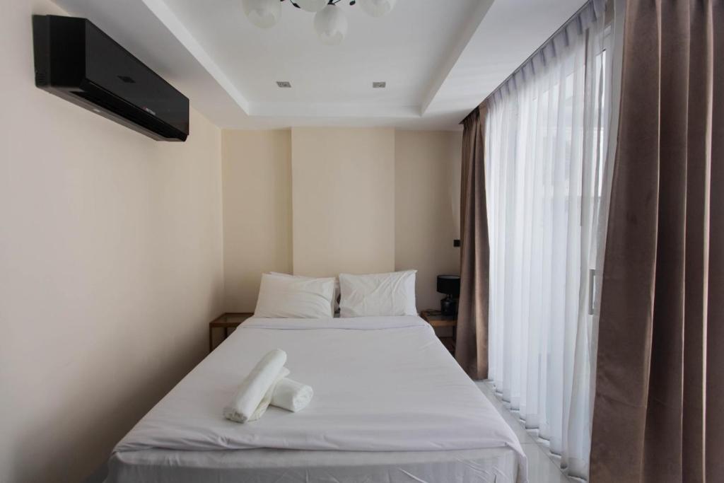 Serenity Condo Wongamat by Patsamon - Deluxe Queen Studio