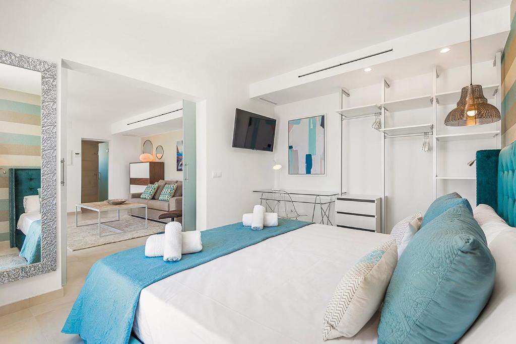 Suites Las Vistas by Menorca Vacations, Son Bou – Updated ...