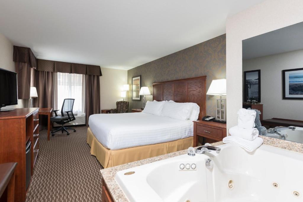 Holiday Inn Express Holland by IHG photo