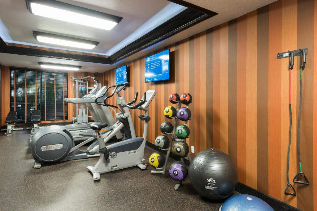 Holiday Inn Express Holland by IHG photo