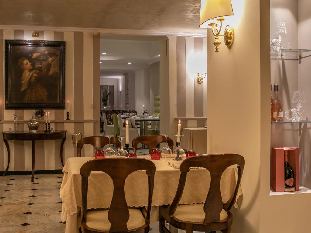 Nápoje v ubytování Hotel Jolanda