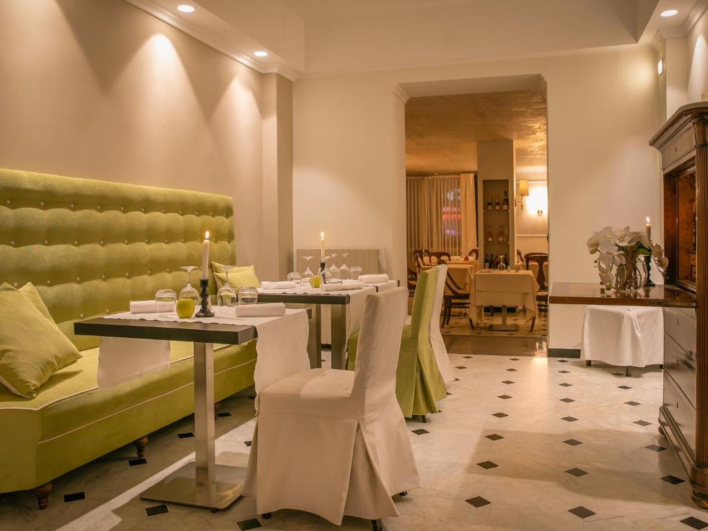 Posezení v ubytování Hotel Jolanda