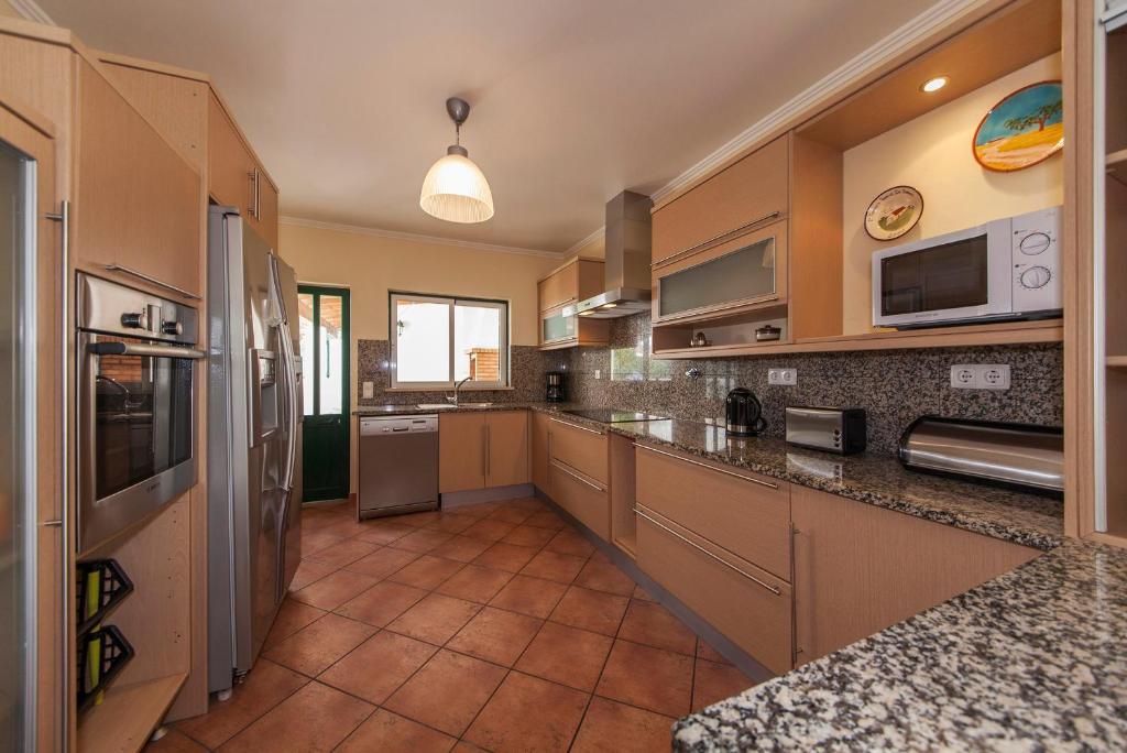 Kuchyň nebo kuchyňský kout v ubytování D07 - Torraltinha Villa in Lagos