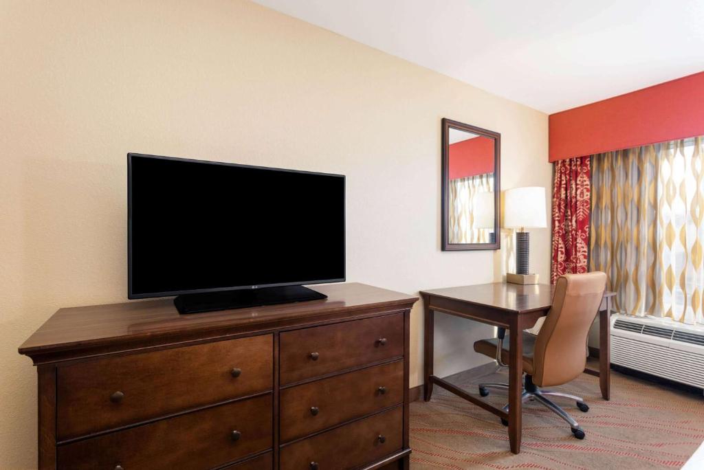 La Quinta by Wyndham Pigeon Forge - 