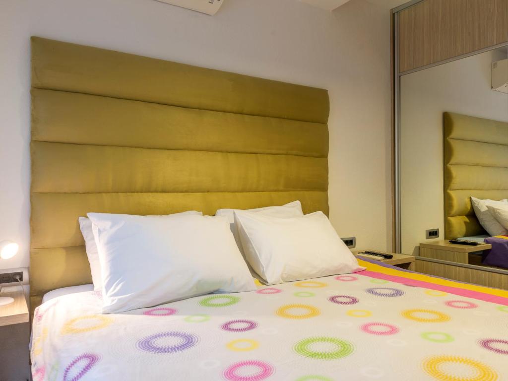 Apartments Windrose - Two-Bedroom Apartment With Balcony With Sea View