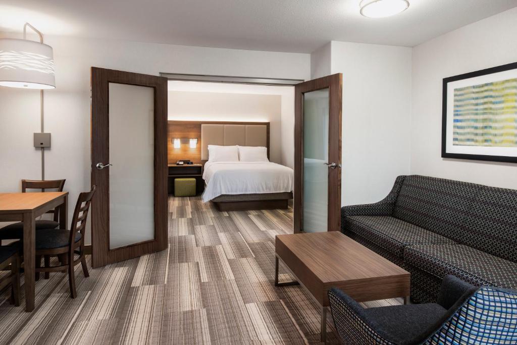 Holiday Inn Express Hotel & Suites Saskatoon by IHG - Resim 31