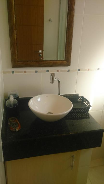  Aluguel Apartamento de 2 dorm proximo mar Bombinhas SC