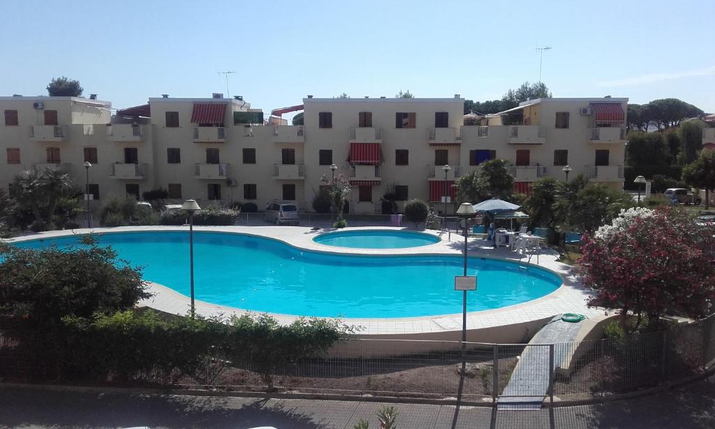 Bazén v ubytování Residence fronte mare nebo v jeho okolí