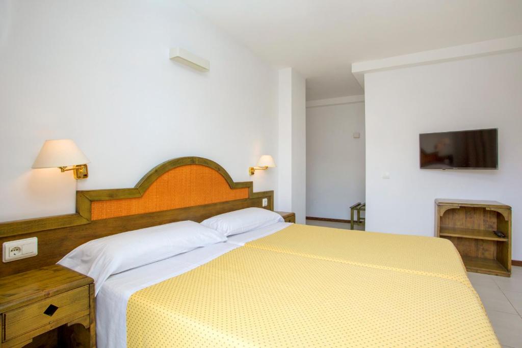Apartamentos Bon Lloc, Santa Eularia des Riu – Bijgewerkte ...