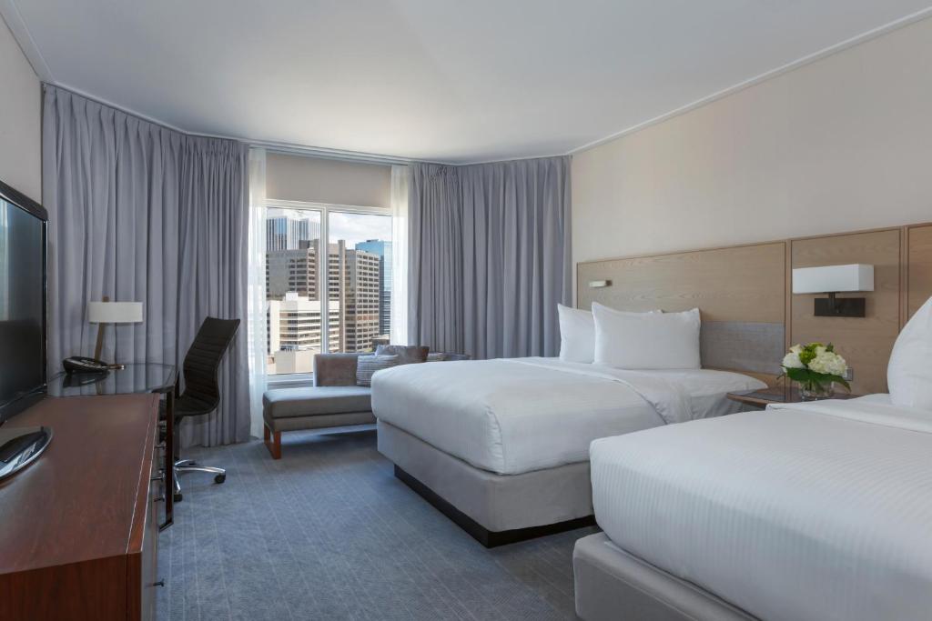 Postel nebo postele na pokoji v ubytování InterContinental Toronto Centre by IHG