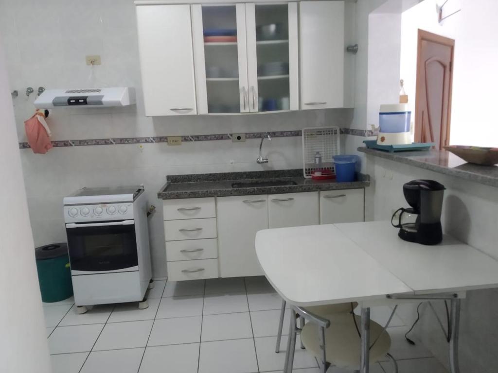  Apto Pe na areia em Bertioga apto 6 pessoas
