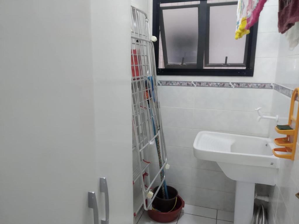 Apto Pe na areia em Bertioga apto 6 pessoas