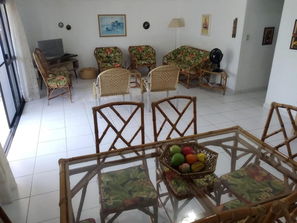  Apto Pe na areia em Bertioga apto 6 pessoas