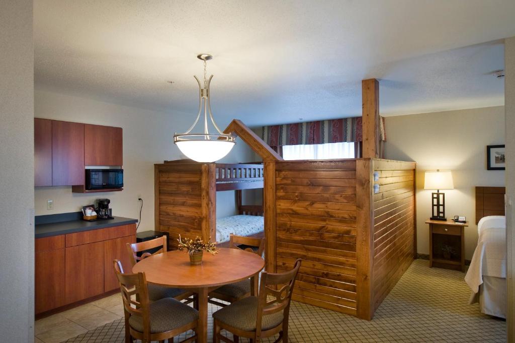 Holiday Inn Purdue - Fort Wayne, an IHG Hotel - 