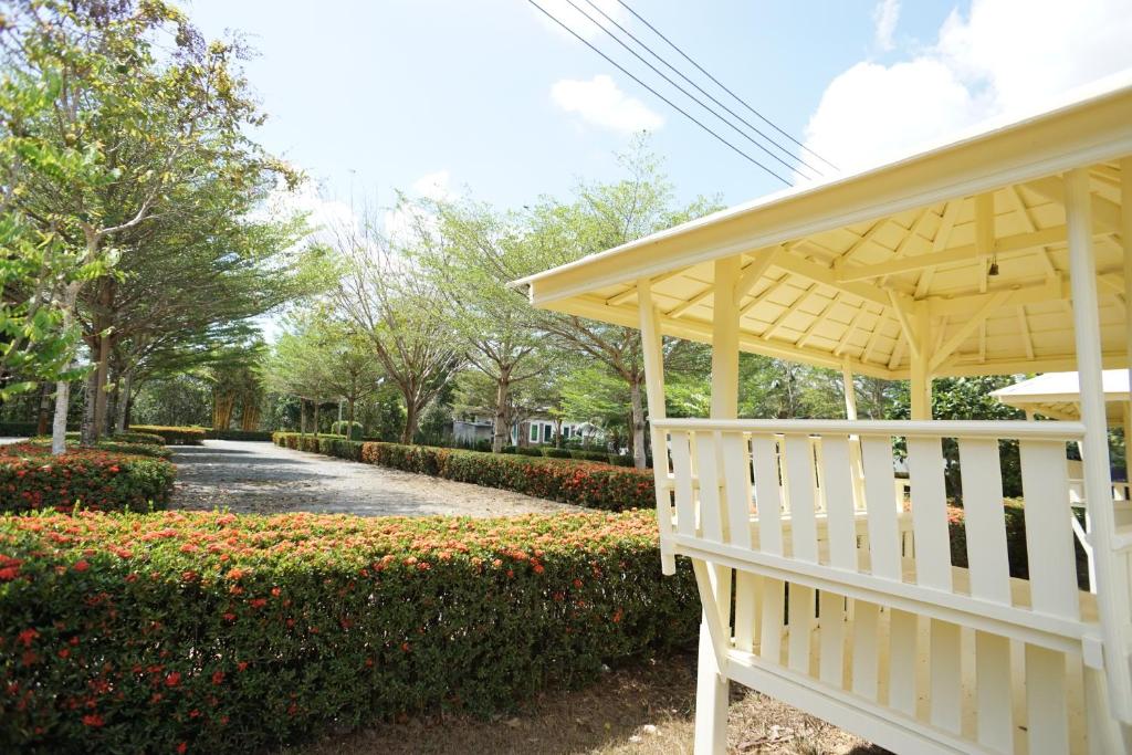 แกรนด์ ฟอเรสท์ Grand Forest外面的花园