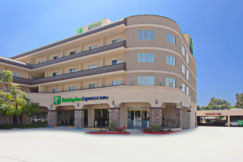 a rendering of the front of a hotel at Holiday Inn Express Hotel & Suites Pasadena-Colorado Boulevard, an IHG Hotel in Pasadena