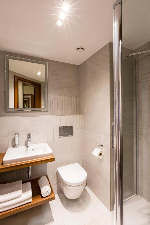 Kúpeľňa v ubytovaní Ascot Premium Hotel