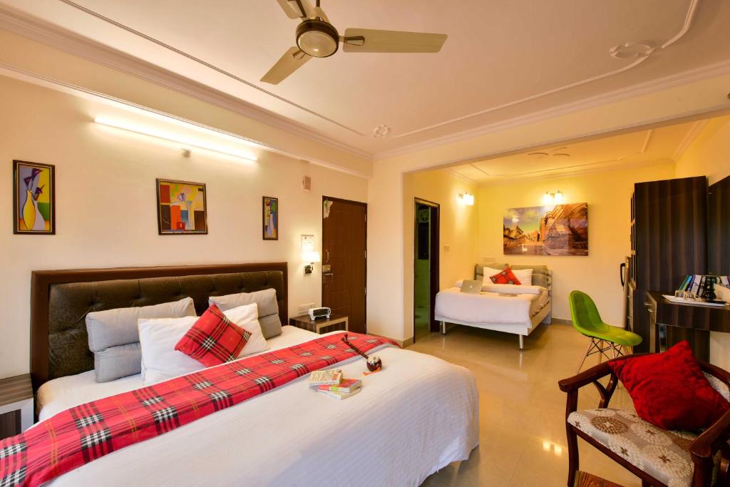 Zostel Homes Mashobra (Shimla) - Triple Room With Balcony