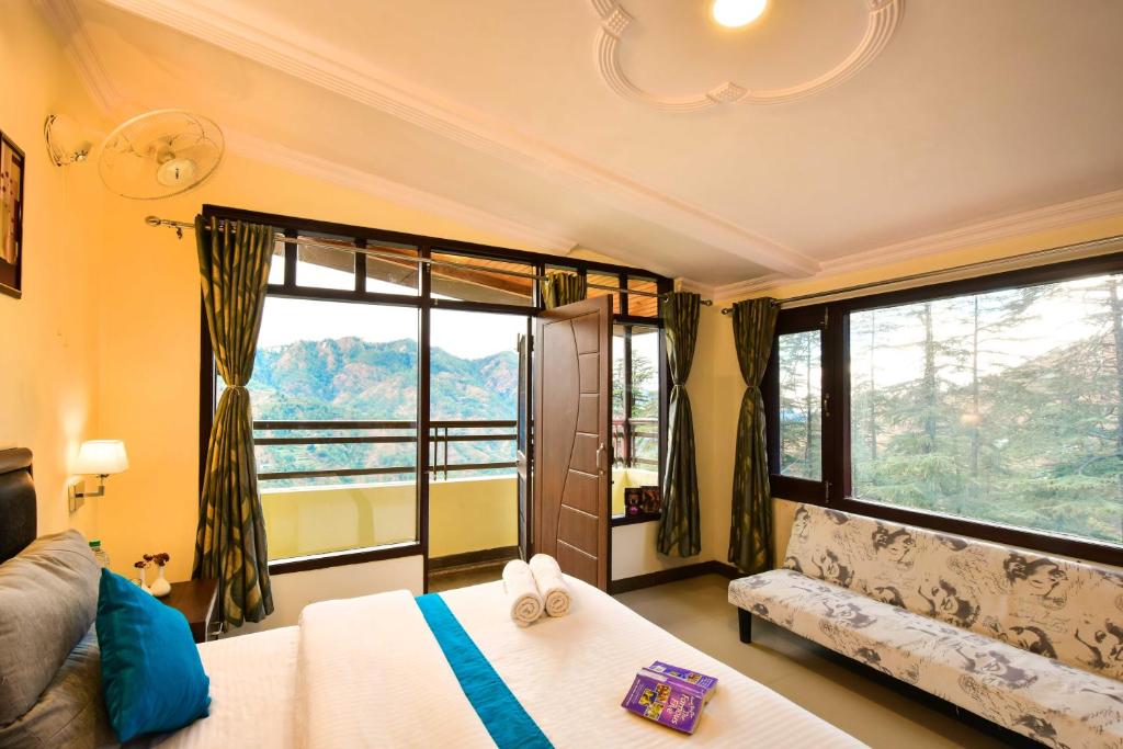 Zostel Homes Mashobra (Shimla) - Deluxe Double Room With Balcony