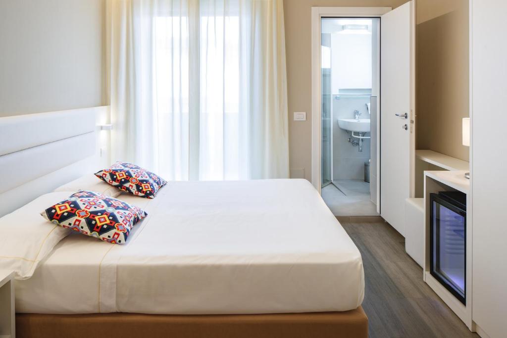 UNA HOTELS Imperial Beach Hotel - Tweepersoonskamer Met 1 Of 2 Bedden En Balkon