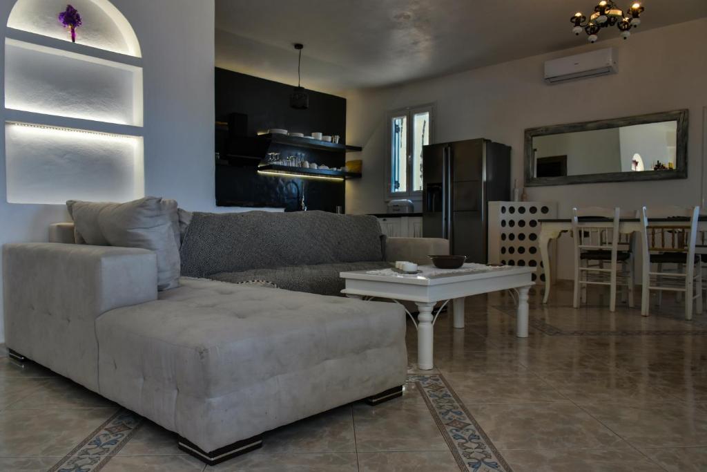 Posezení v ubytování Krios Luxury Suites