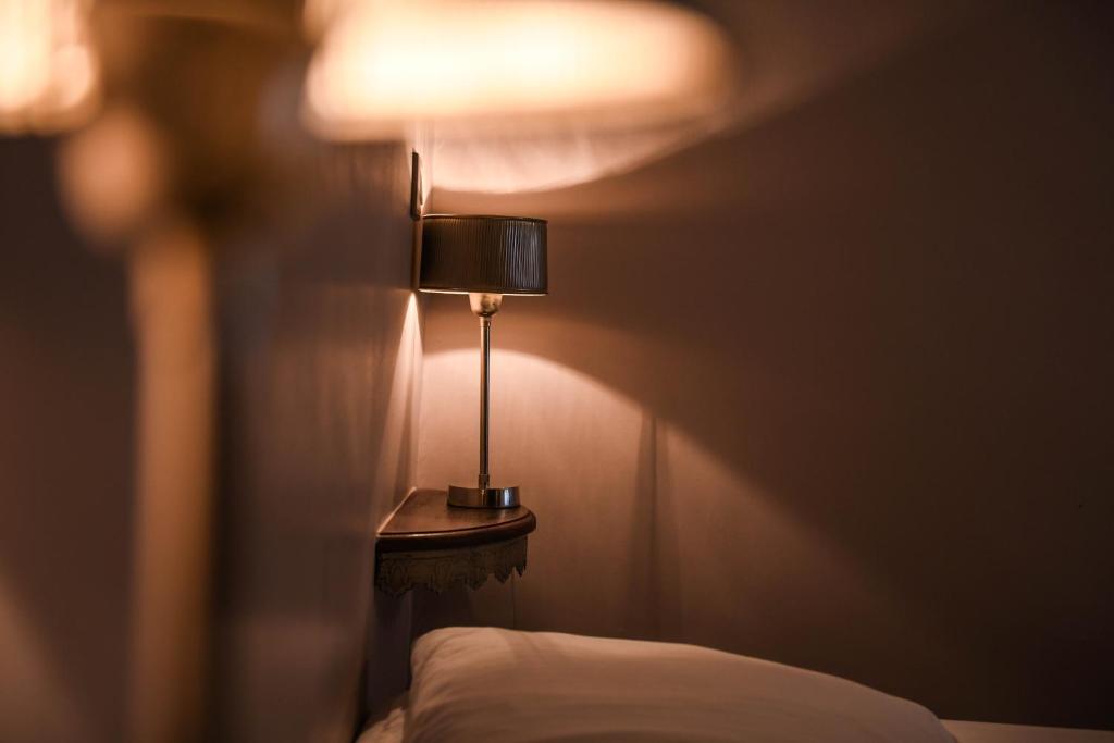 Logis Hôtel le Commerce- Darracq - Zweibettzimmer Mit Zustellbett