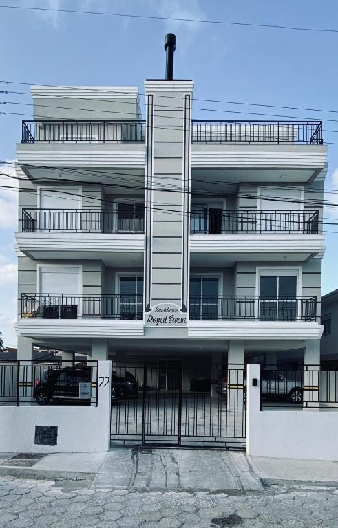 Bromelia house