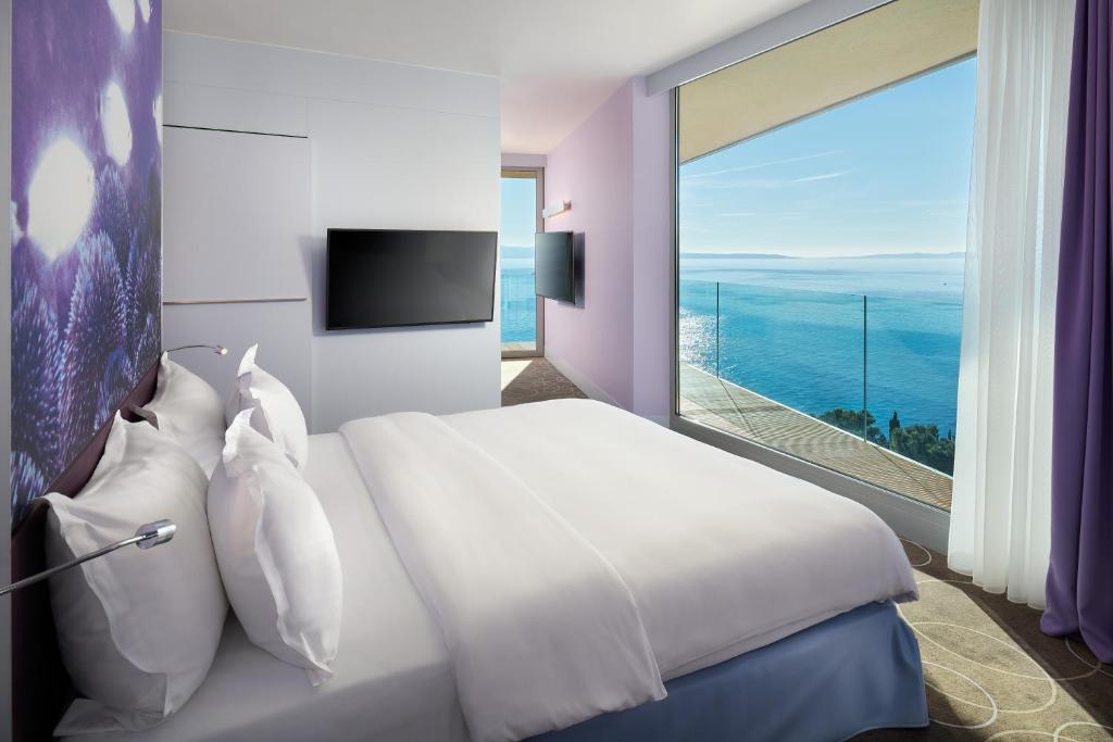 
Superior Suite with Sea View and Balcony
