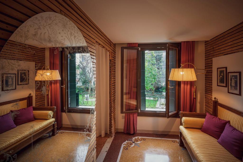 Cinqueteste Luxury Home - 1