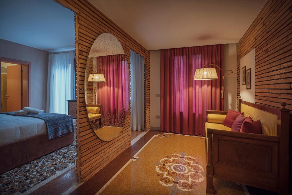 Postel nebo postele na pokoji v ubytování Cinqueteste Luxury Home