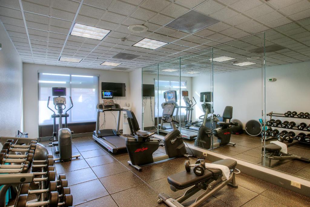 Holiday Inn Express & Suites Tempe by IHG photo