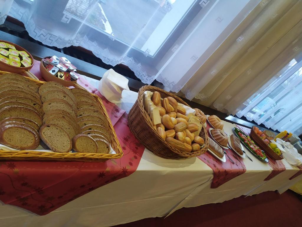 Jídlo v hotelu nebo okolí