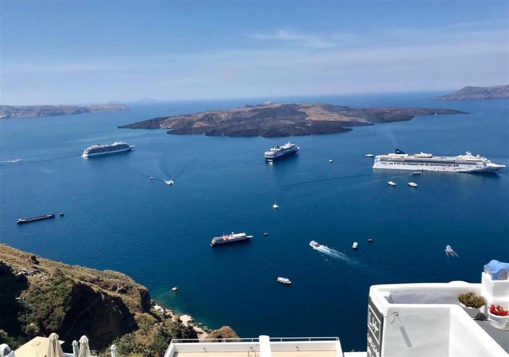 Loucas on the Cliff - Resim 19