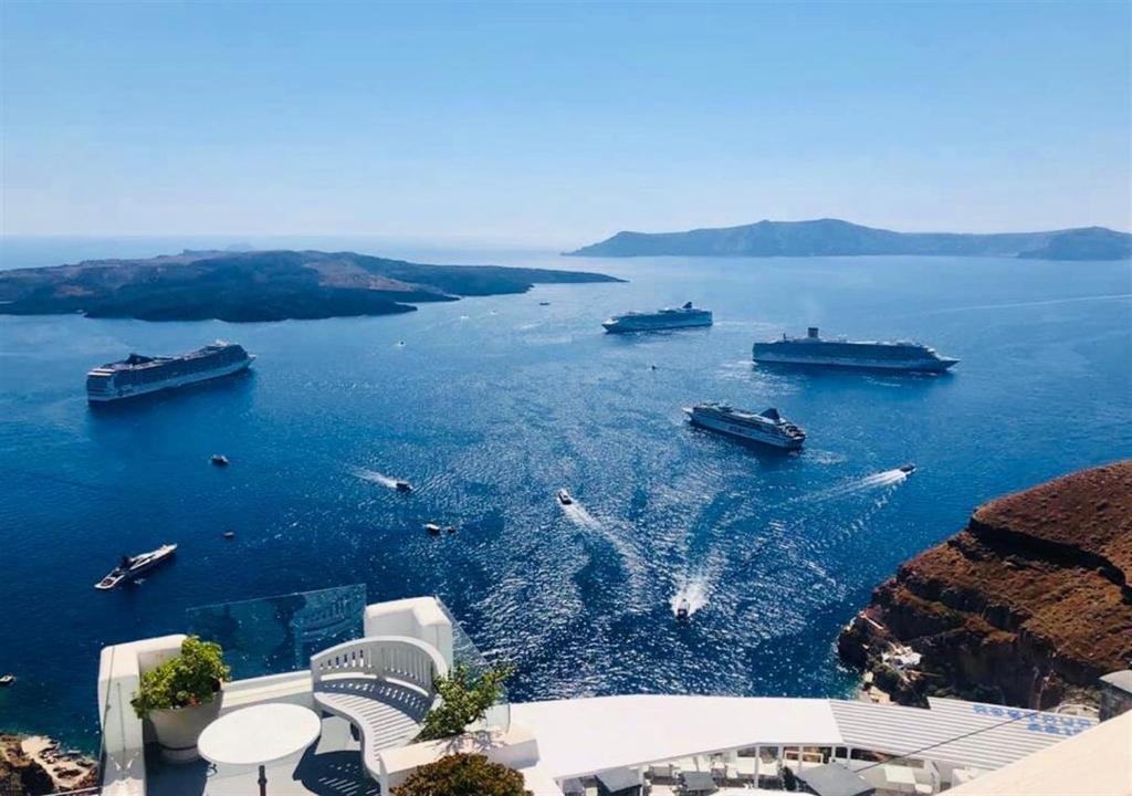 Loucas on the Cliff - Resim 32