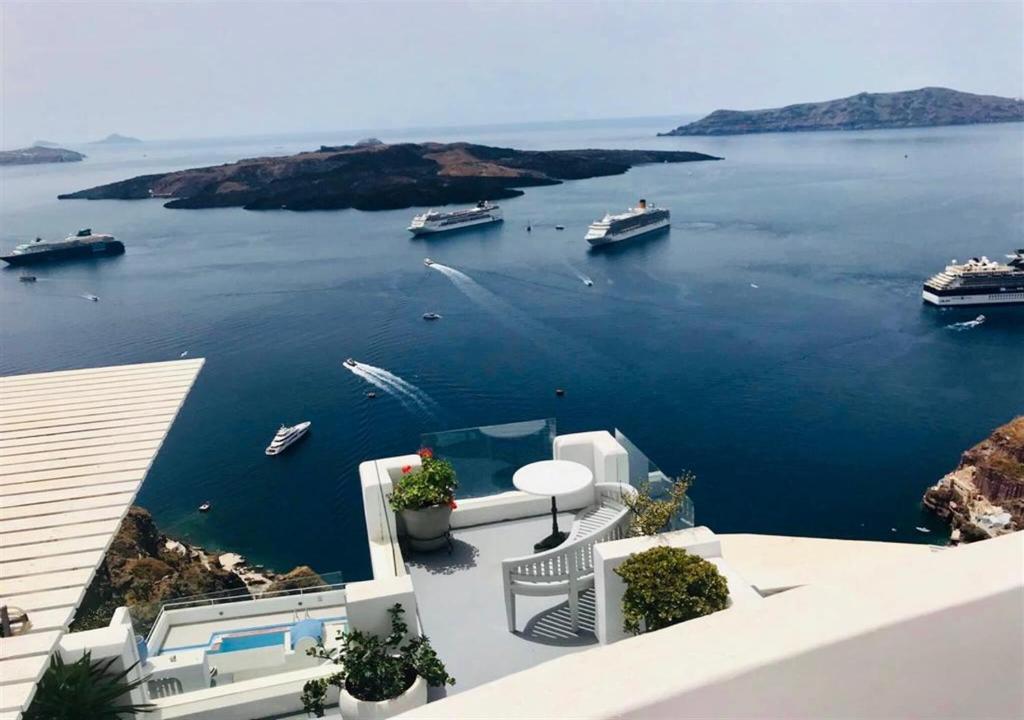 Loucas on the Cliff - Resim 33