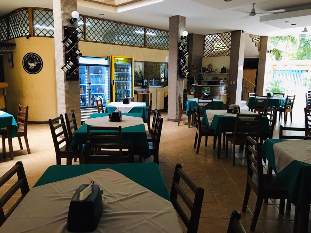 Restaurace v ubytování Hotel Casa Esmeralda
