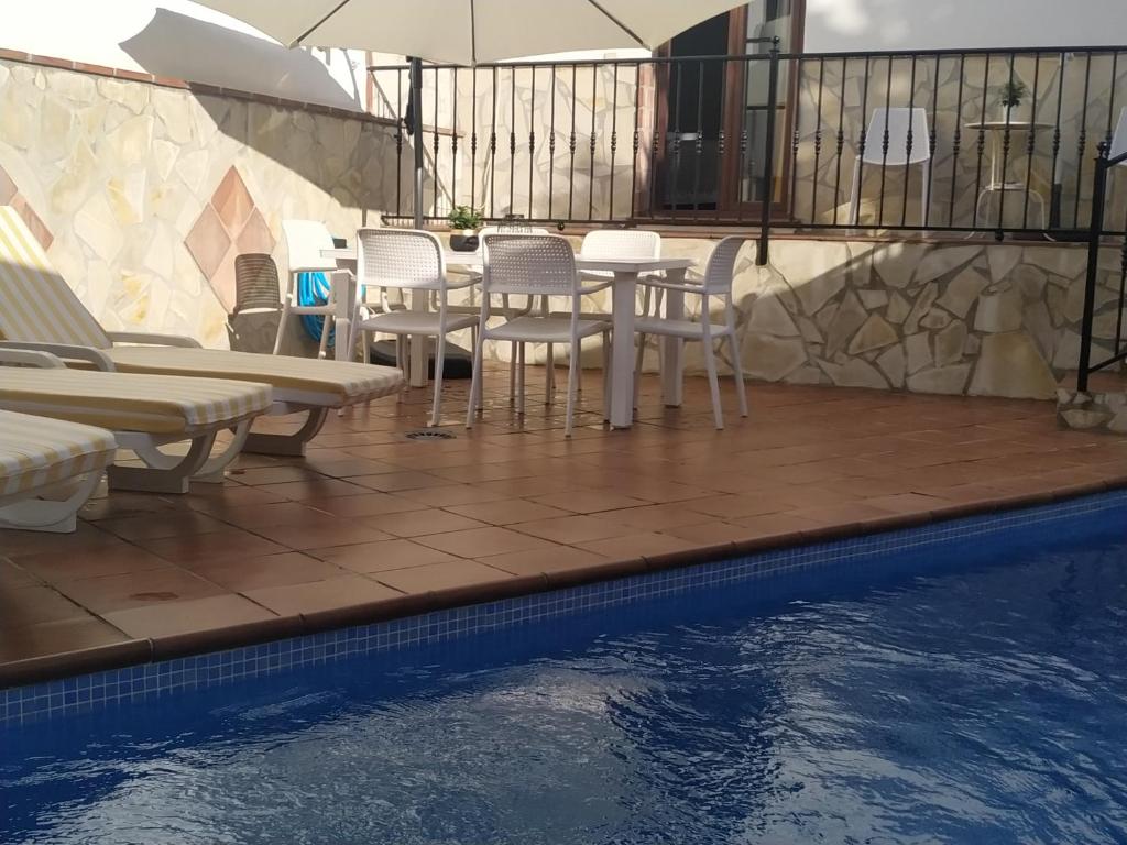 Basen w obiekcie Apartamento c/piscina centro Nerja lub w pobliżu