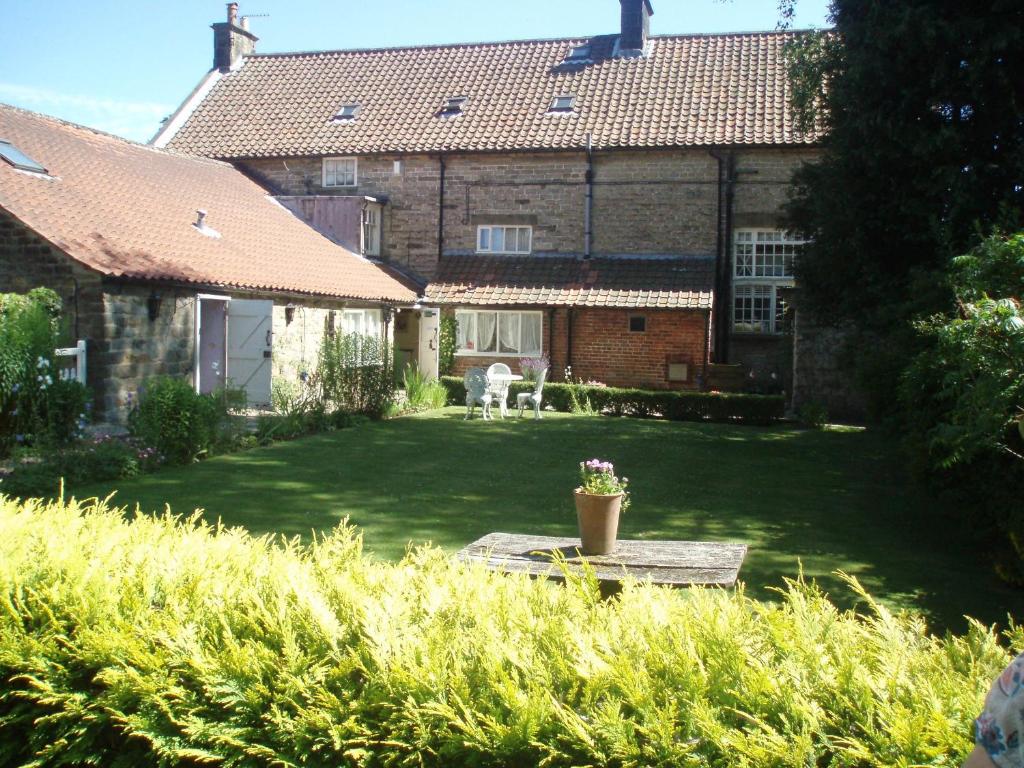 The building where the guesthouse is located 