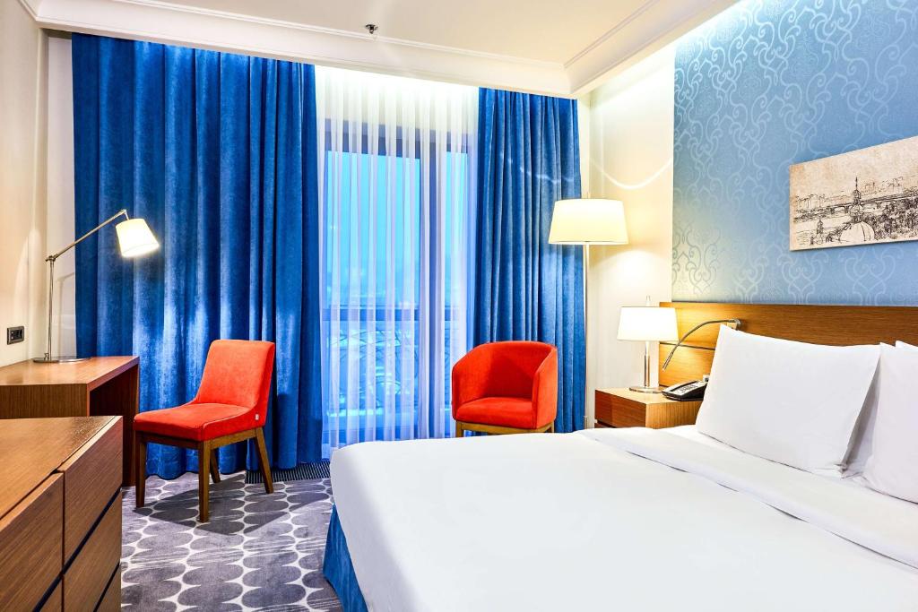 Postel nebo postele na pokoji v ubytování Radisson Blu Hotel, Kyiv Podil City Centre