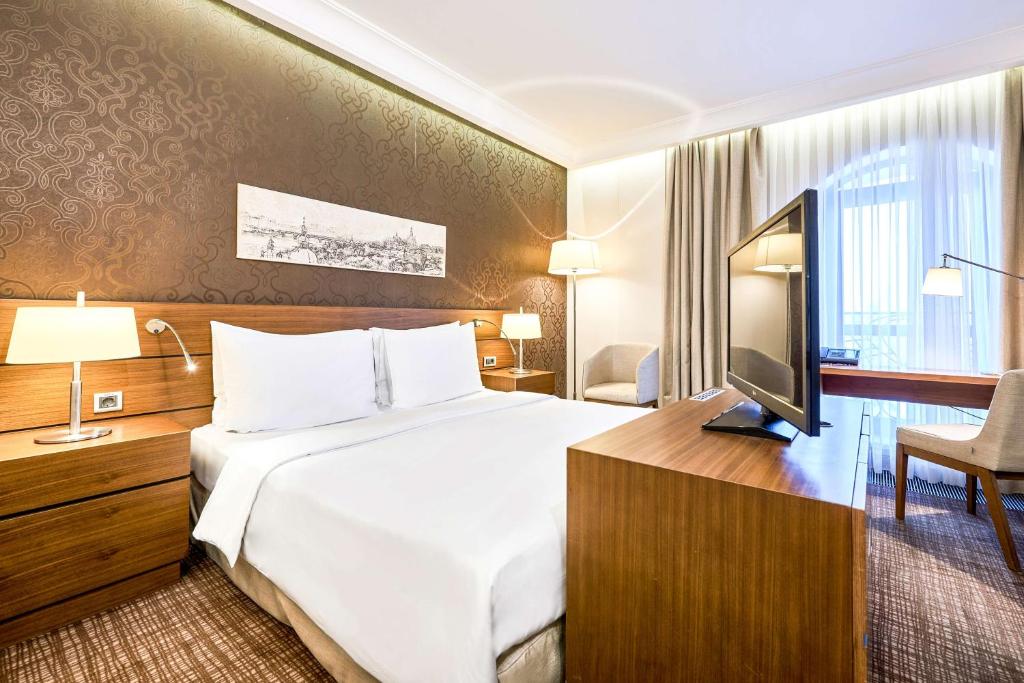 Postel nebo postele na pokoji v ubytování Radisson Blu Hotel, Kyiv Podil City Centre