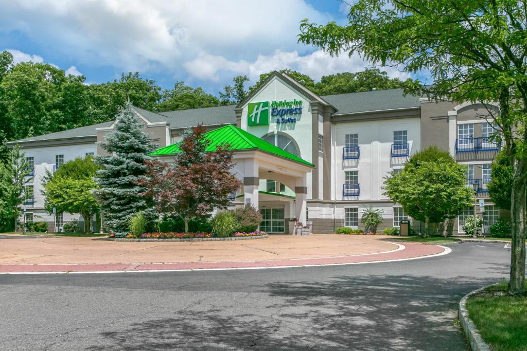 eine Darstellung der Vorderseite eines Hotels in der Unterkunft Holiday Inn Express Mount Arlington, an IHG Hotel in Mount Arlington