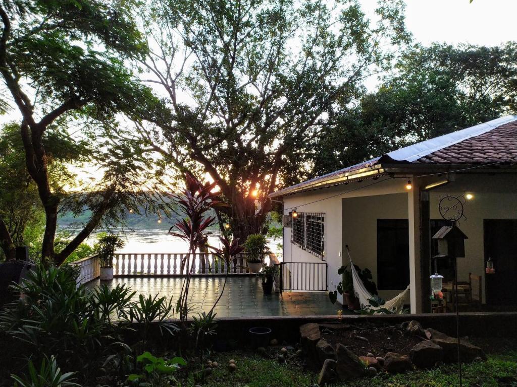  A Casa da Baixada