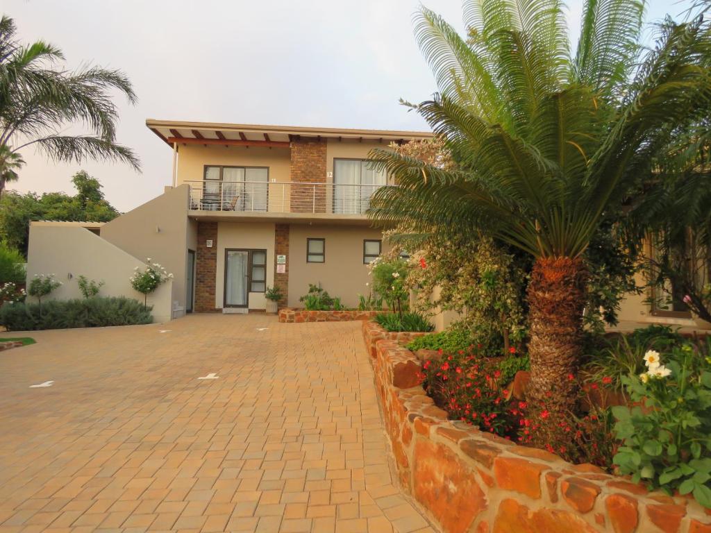 Sunbird Garden Cottage - Housity
